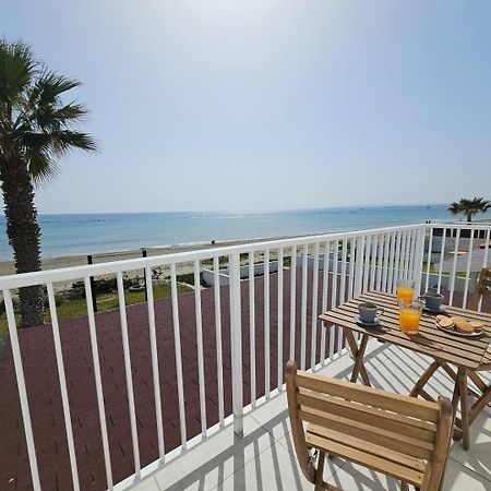Ammos Beachfront Villa Paradise 拉纳卡 外观 照片