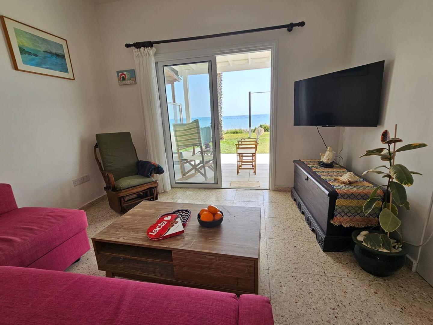 Ammos Beachfront Villa Paradise 拉纳卡 外观 照片