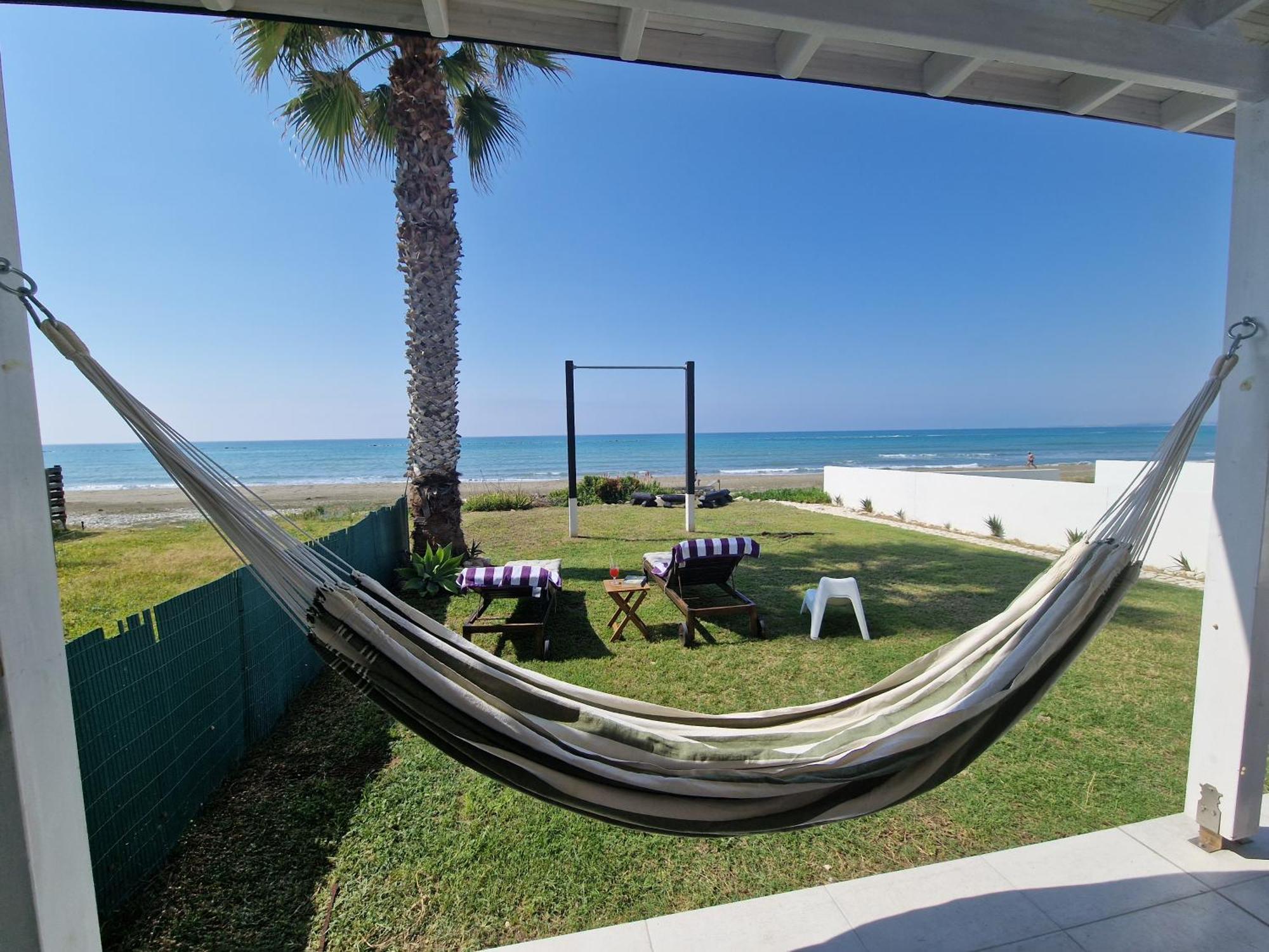 Ammos Beachfront Villa Paradise 拉纳卡 外观 照片